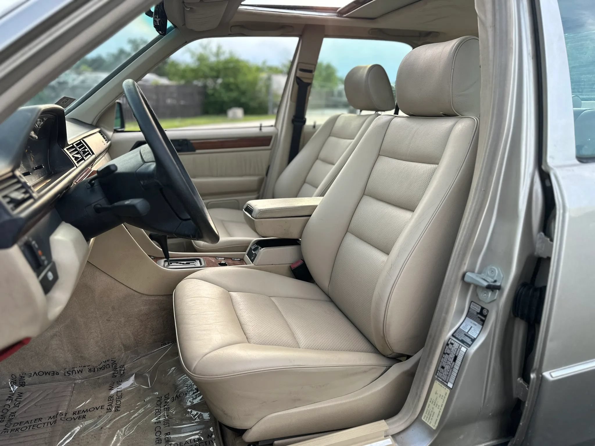 Used 1994 Mercedes-Benz E 320 Sedan image 21