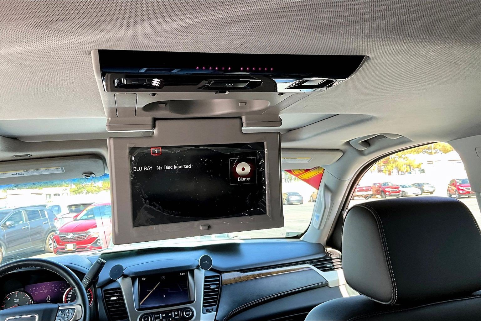 Used 2015 GMC Yukon Denali w/ Premium Package AWD/4WD image 23