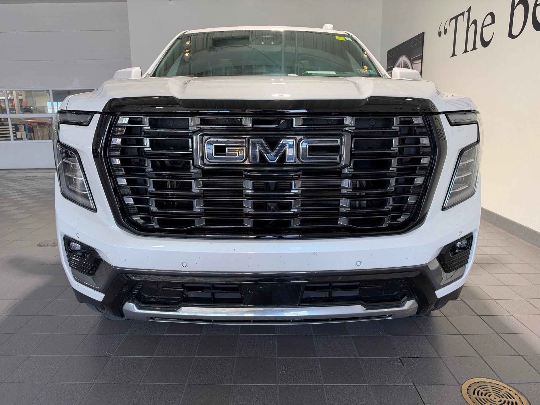 Used 2025 GMC Yukon Denali Ultimate AWD/4WD image 2