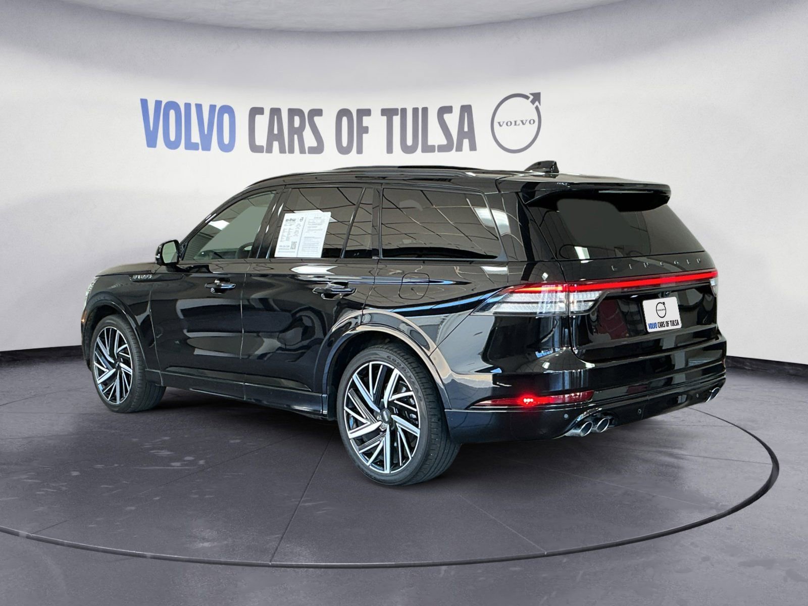 Certified 2025 Lincoln Aviator Black Label w/ Jet Appearance Package AWD/4WD image 3