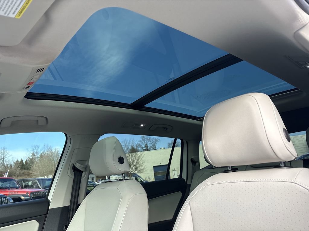 Used 2020 Volkswagen Tiguan SE w/ Panoramic Sunroof Package image 20