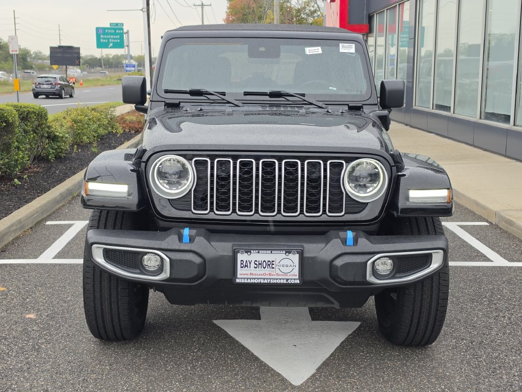 Used 2024 Jeep Wrangler Unlimited Sahara AWD/4WD image 4