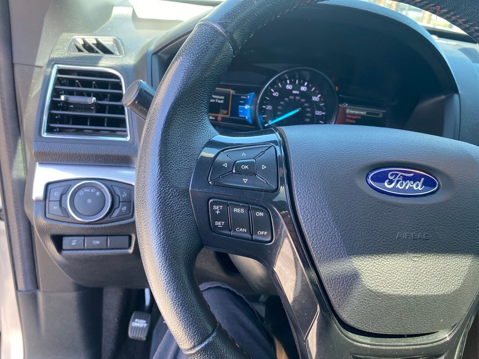 Used 2018 Ford Explorer Sport AWD/4WD image 13
