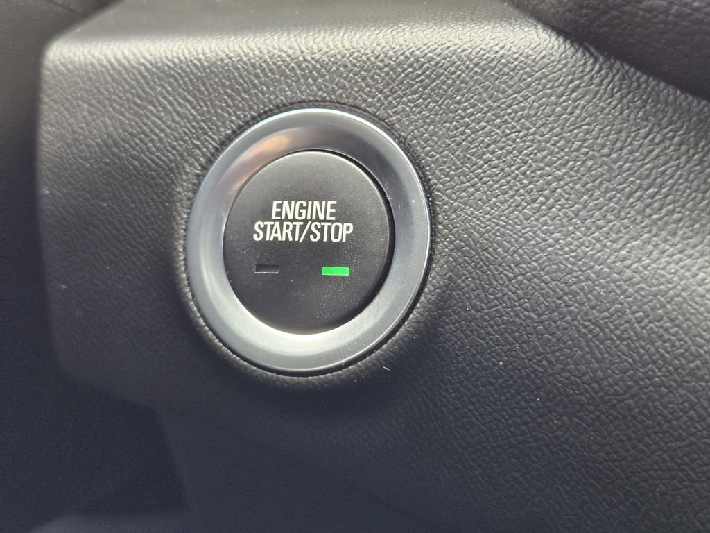 Used 2023 GMC Terrain SLE w/ Driver Convenience Package FWD image 18