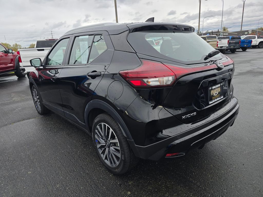 Used 2024 Nissan Kicks SV image 6