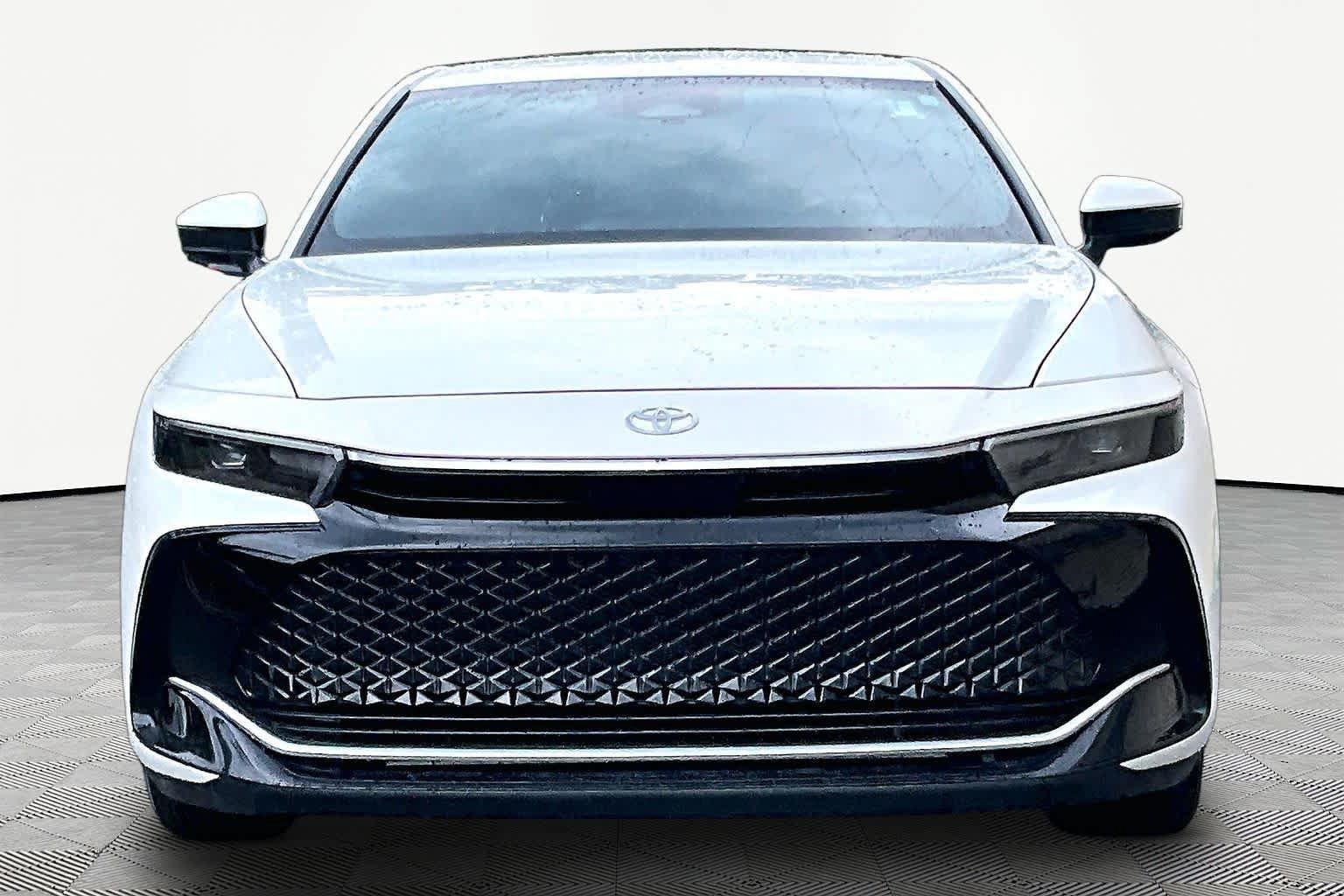 Certified 2023 Toyota Crown AWD/4WD image 4