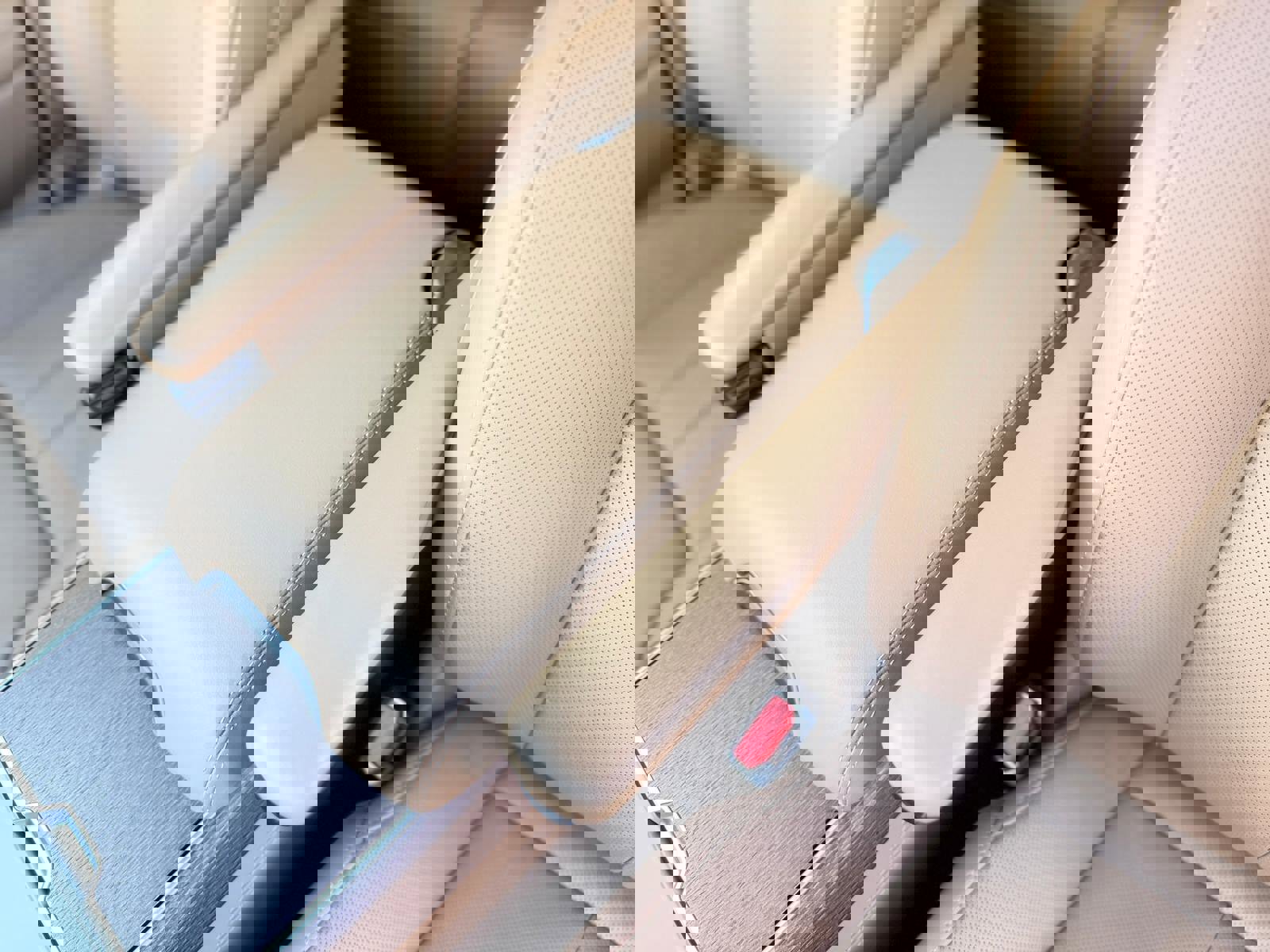 Used 2024 Land Rover Range Rover Long Wheelbase Autobiography image 43