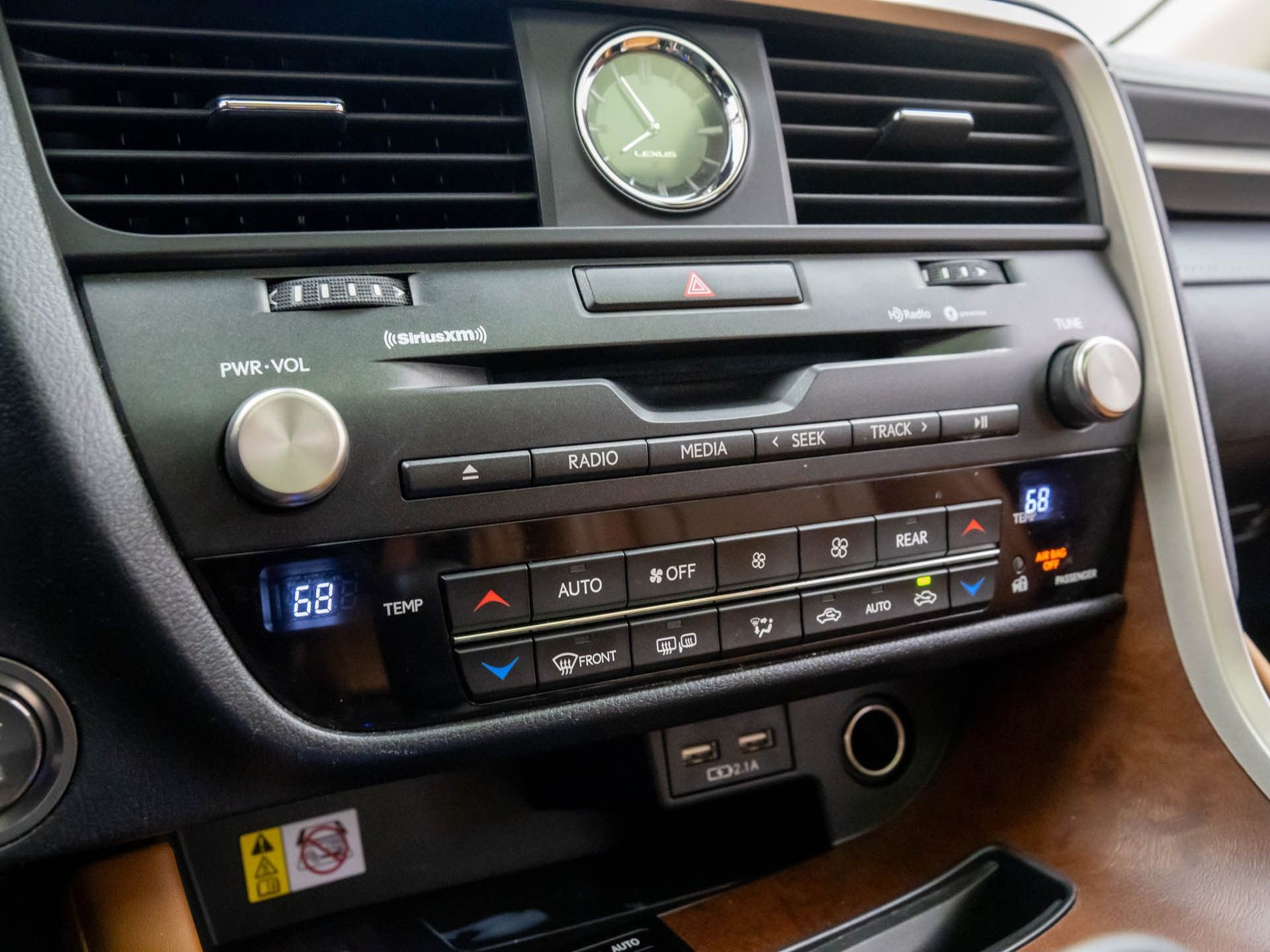 Used 2022 Lexus RX 350L Premium w/ Premium Package image 27