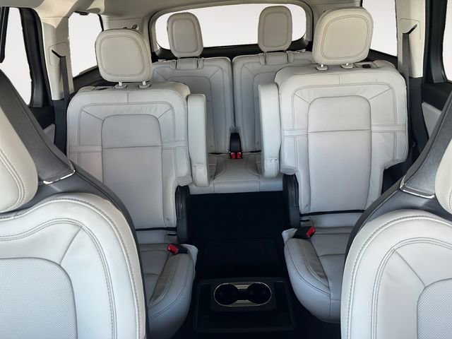New 2026 Lincoln Aviator Reserve image 13