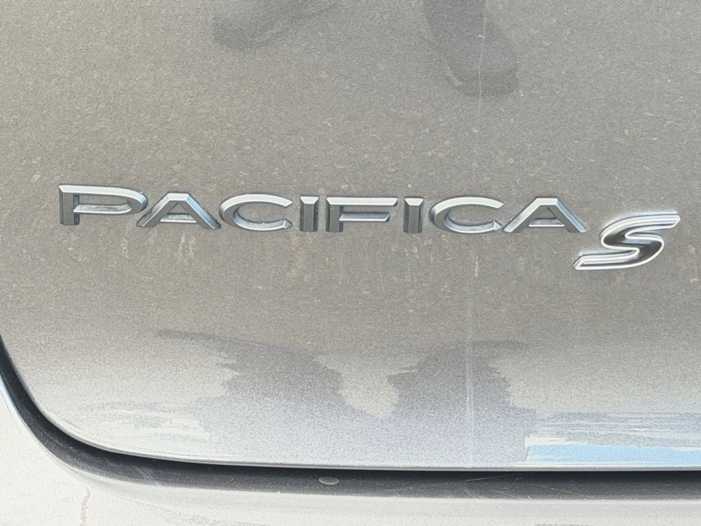 Used 2023 Chrysler Pacifica Touring-L w/ S Appearance Package FWD image 35