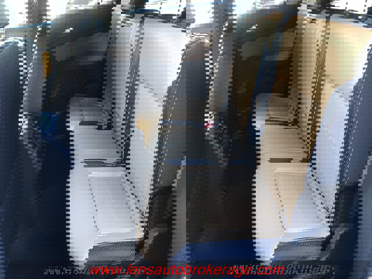 Used 2021 Volkswagen Atlas Cross Sport SE image 17