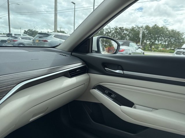 Used 2022 Nissan Altima 2.5 Platinum image 30