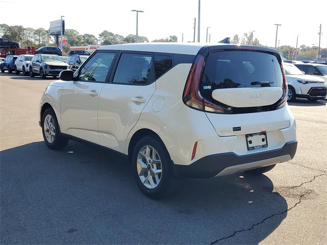 New 2025 Kia Soul LX image 4