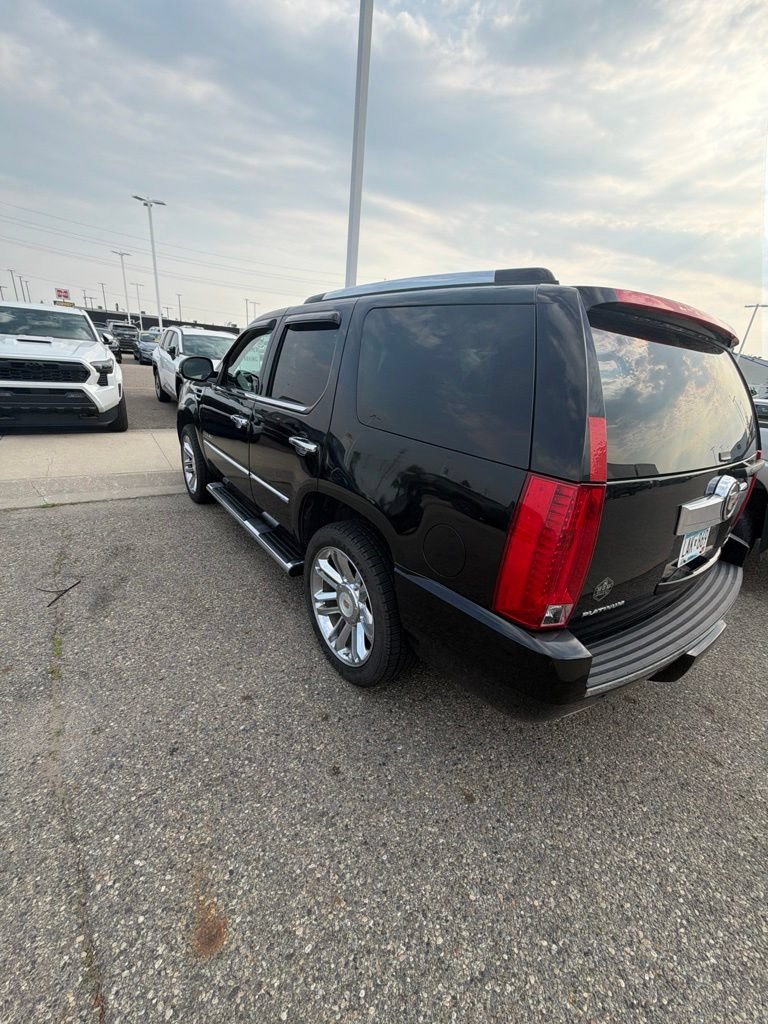 Used 2013 Cadillac Escalade Platinum AWD/4WD image 4