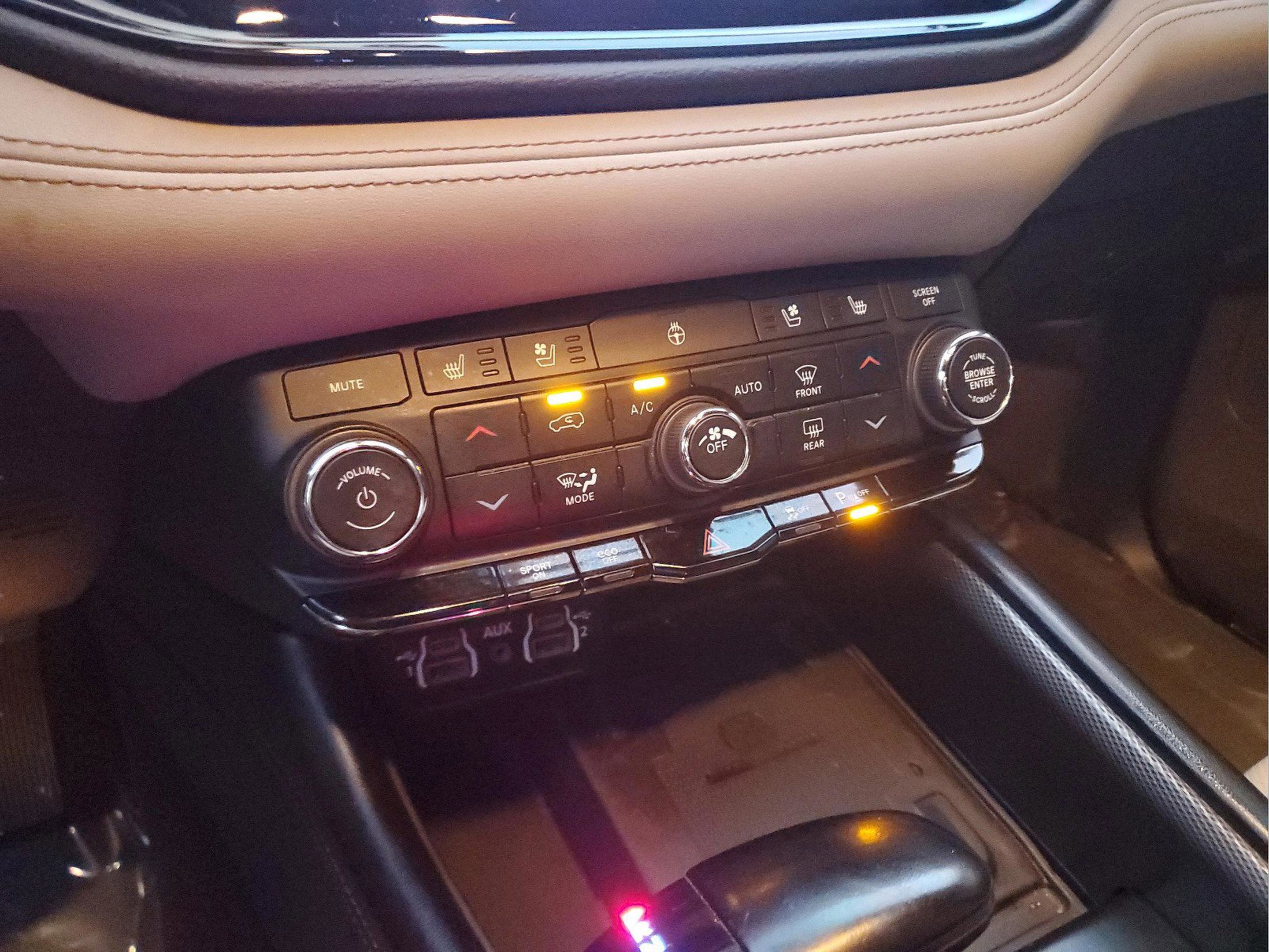 Used 2022 Dodge Durango R/T w/ Blacktop Package image 21