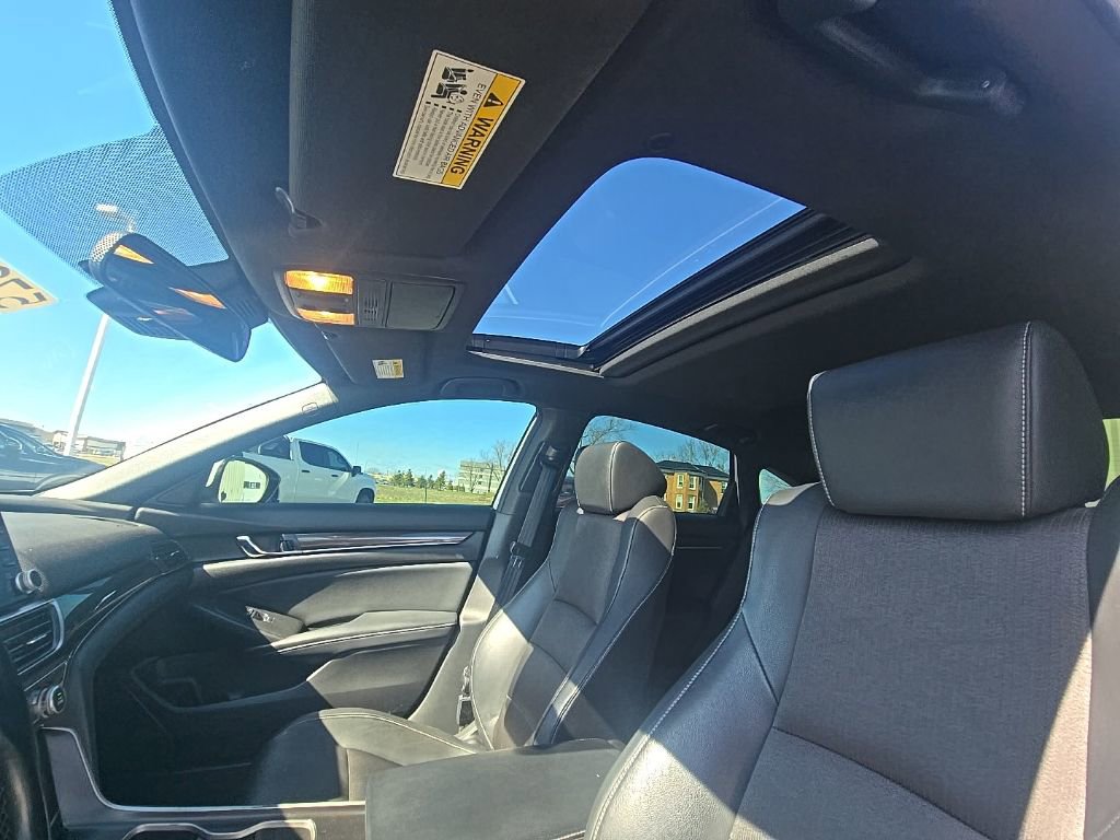 Used 2018 Honda Accord Sport image 14