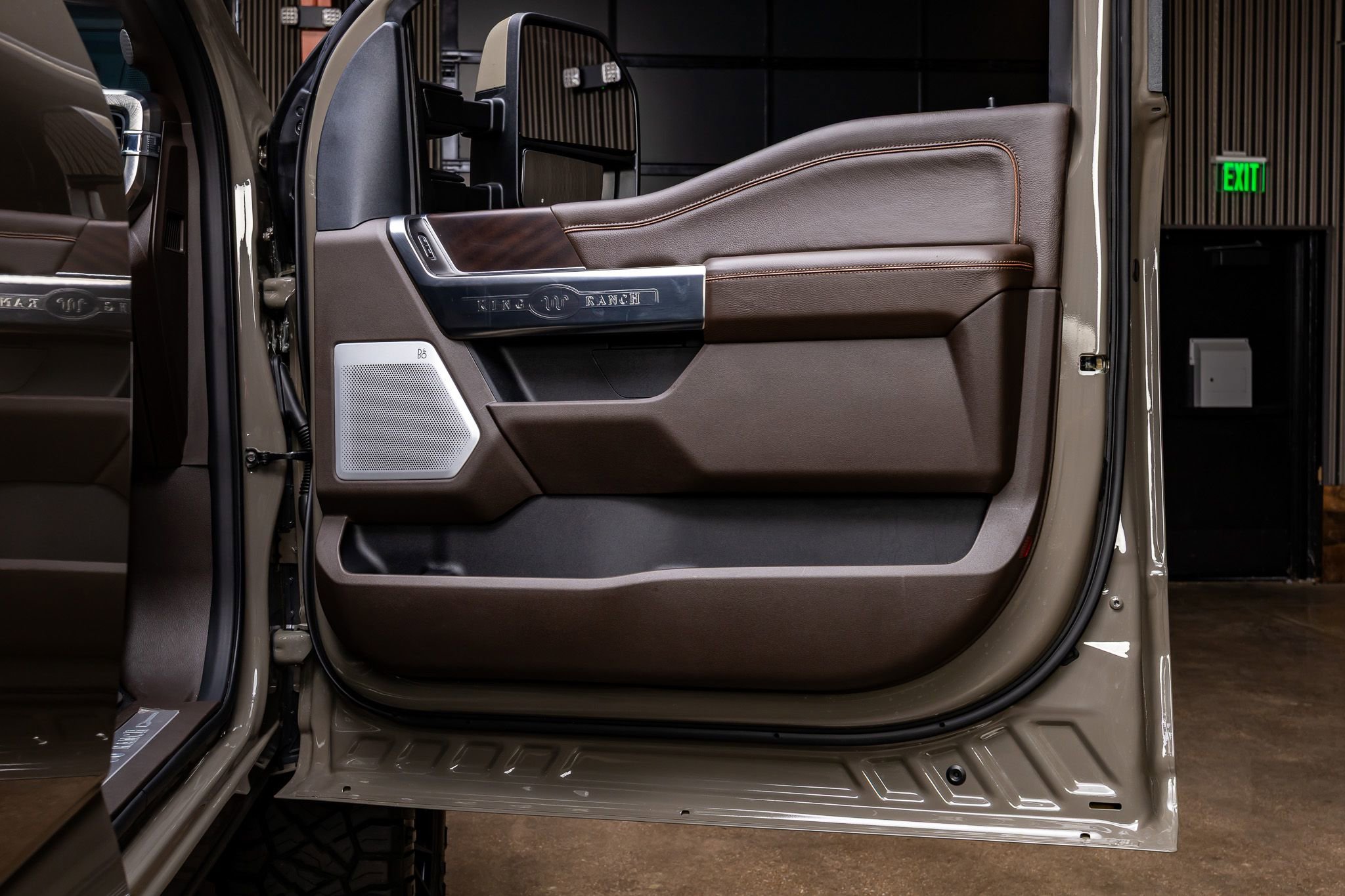 Used 2026 Ford F250 King Ranch w/ Chrome Package image 35