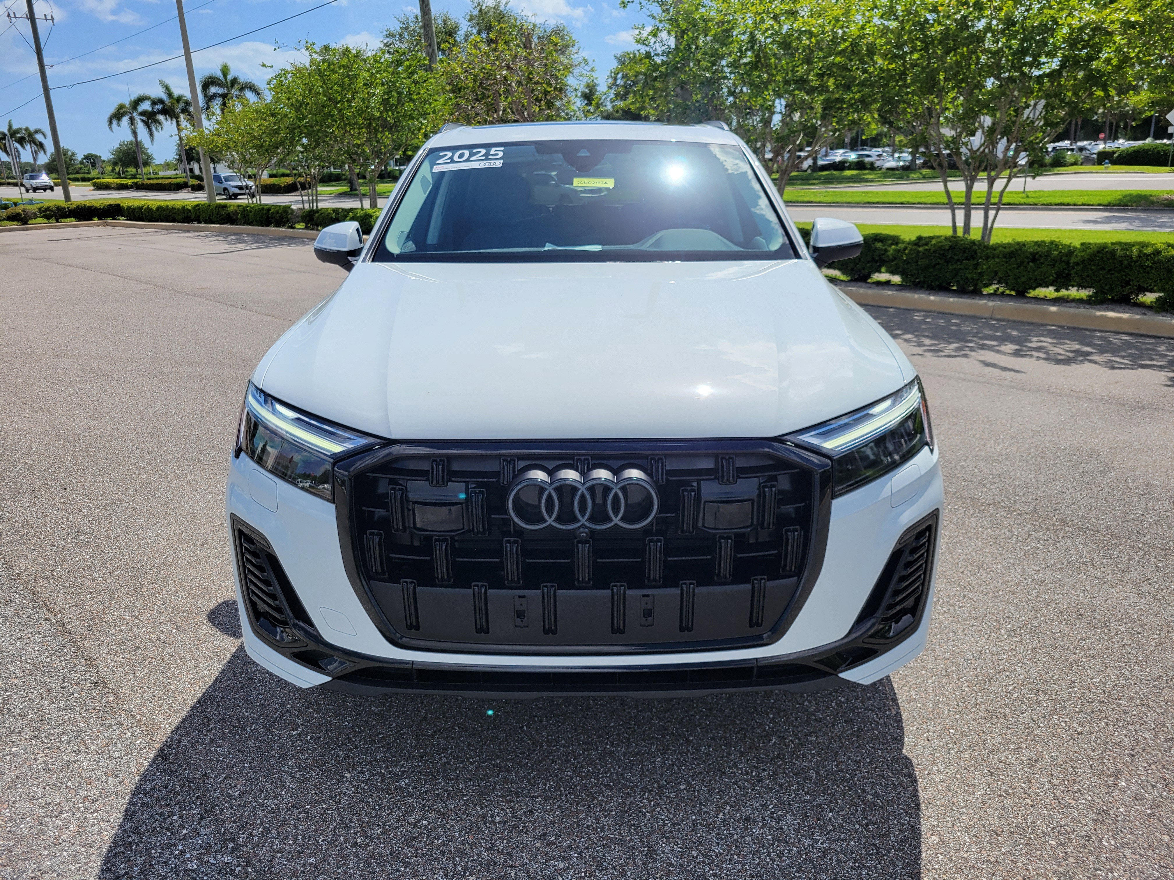 Certified 2025 Audi Q7 2.0T Premium Plus w/ Premium Plus Package image 2