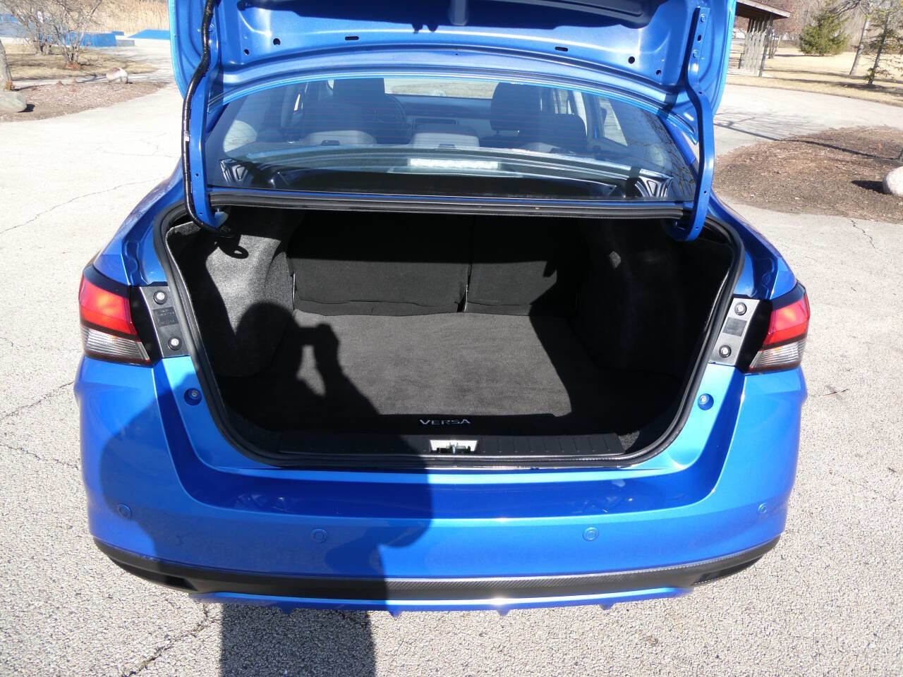 Used 2021 Nissan Versa SV FWD image 23