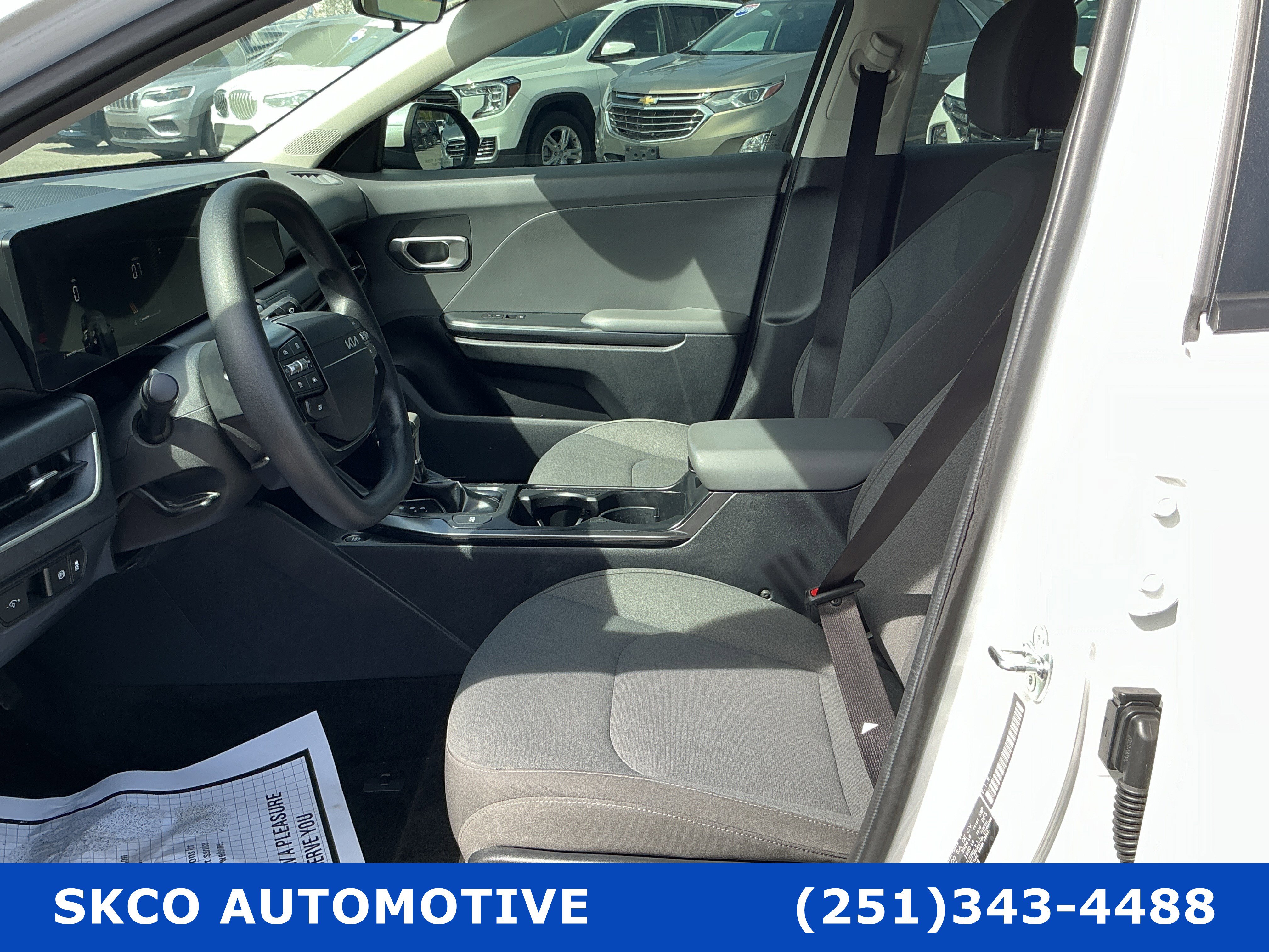 Used 2025 Kia K4 LXS image 11