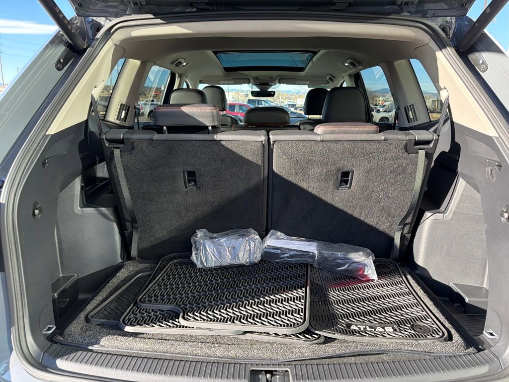 Certified 2025 Volkswagen Atlas Peak Edition SE image 25