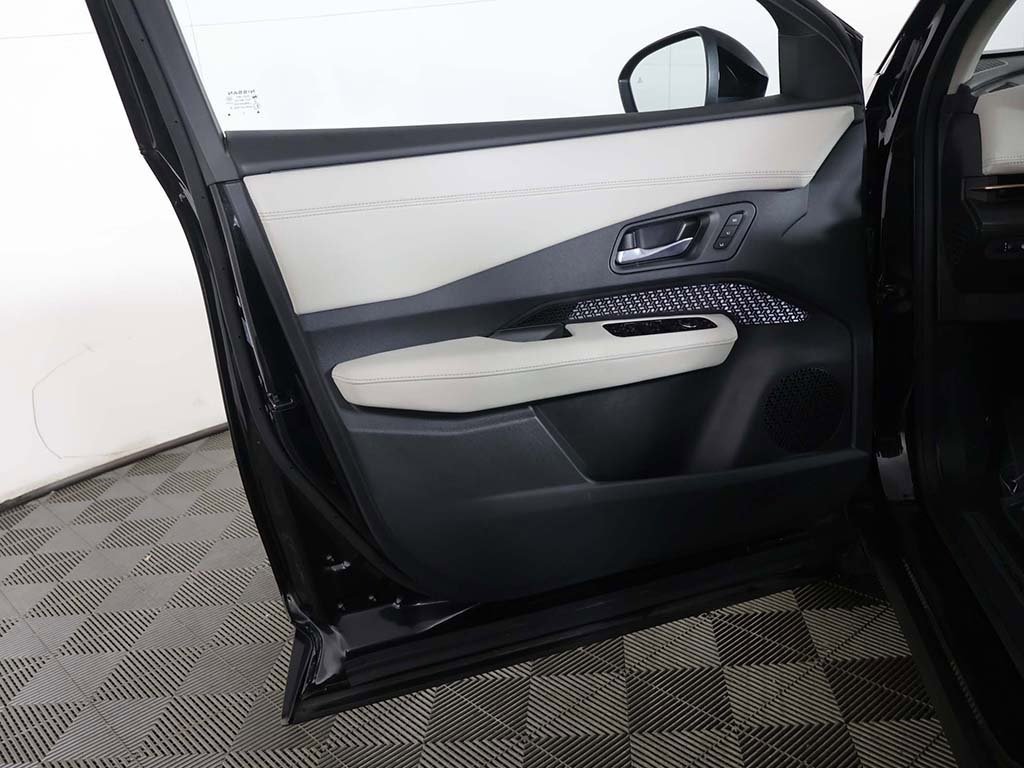 Used 2023 Nissan Ariya AWD image 24