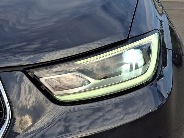 Used 2021 Chrysler Pacifica Touring-L FWD image 9