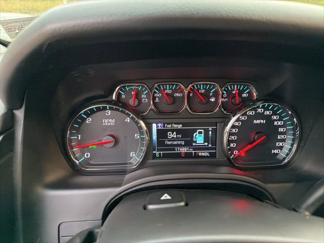 Used 2020 Chevrolet Suburban LT image 16