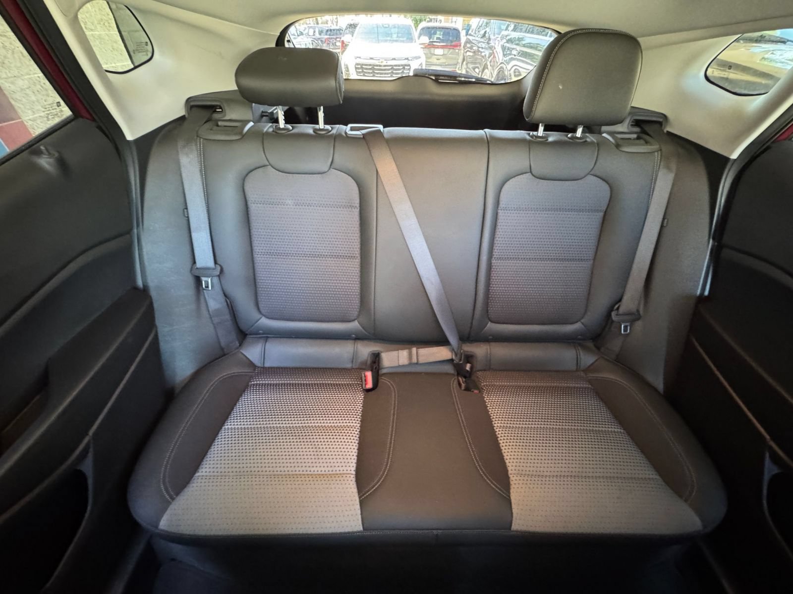 Used 2025 Chevrolet Trax LT w/ LT Convenience Package FWD image 37