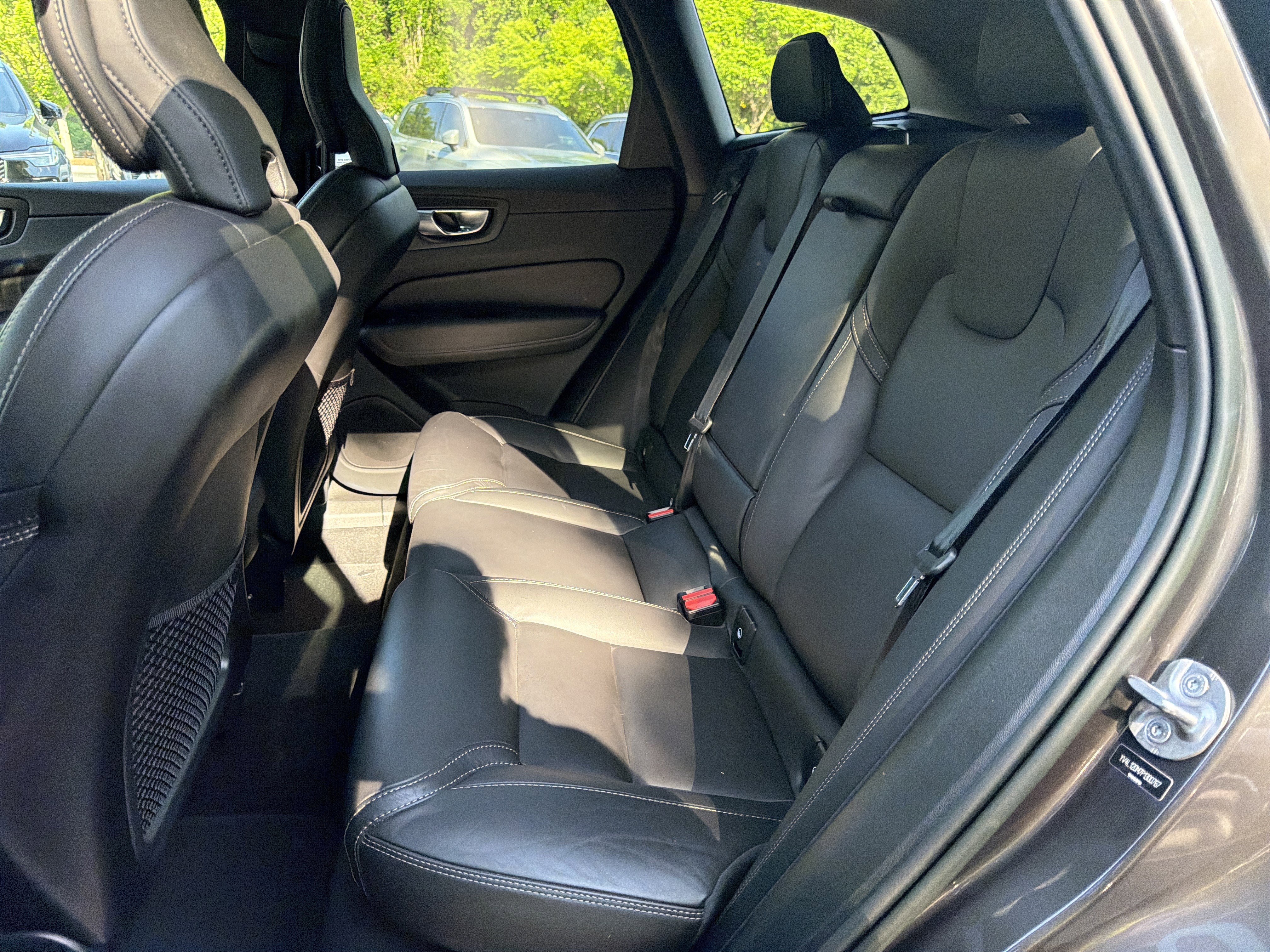 Certified 2023 Volvo XC60 B5 Ultimate image 32