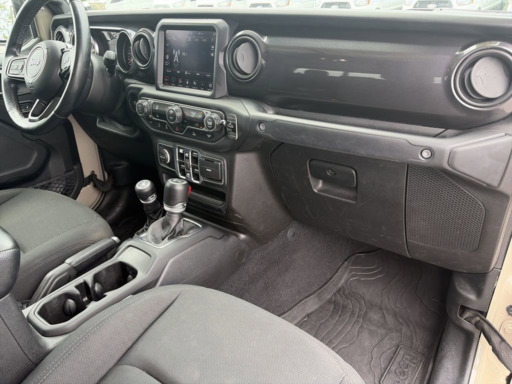 Used 2020 Jeep Gladiator Sport AWD/4WD image 32