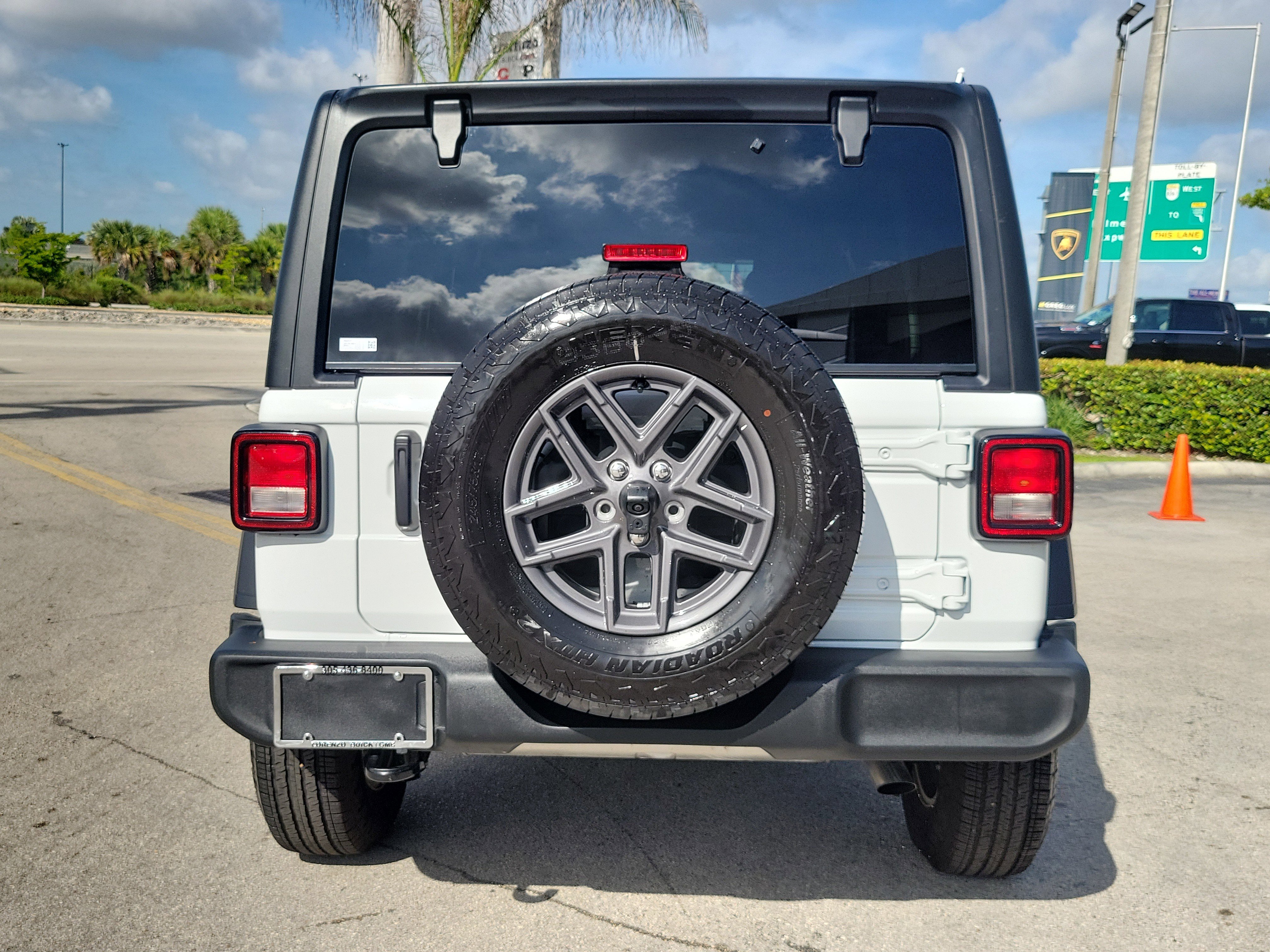 Used 2025 Jeep Wrangler Unlimited Sport AWD/4WD image 6