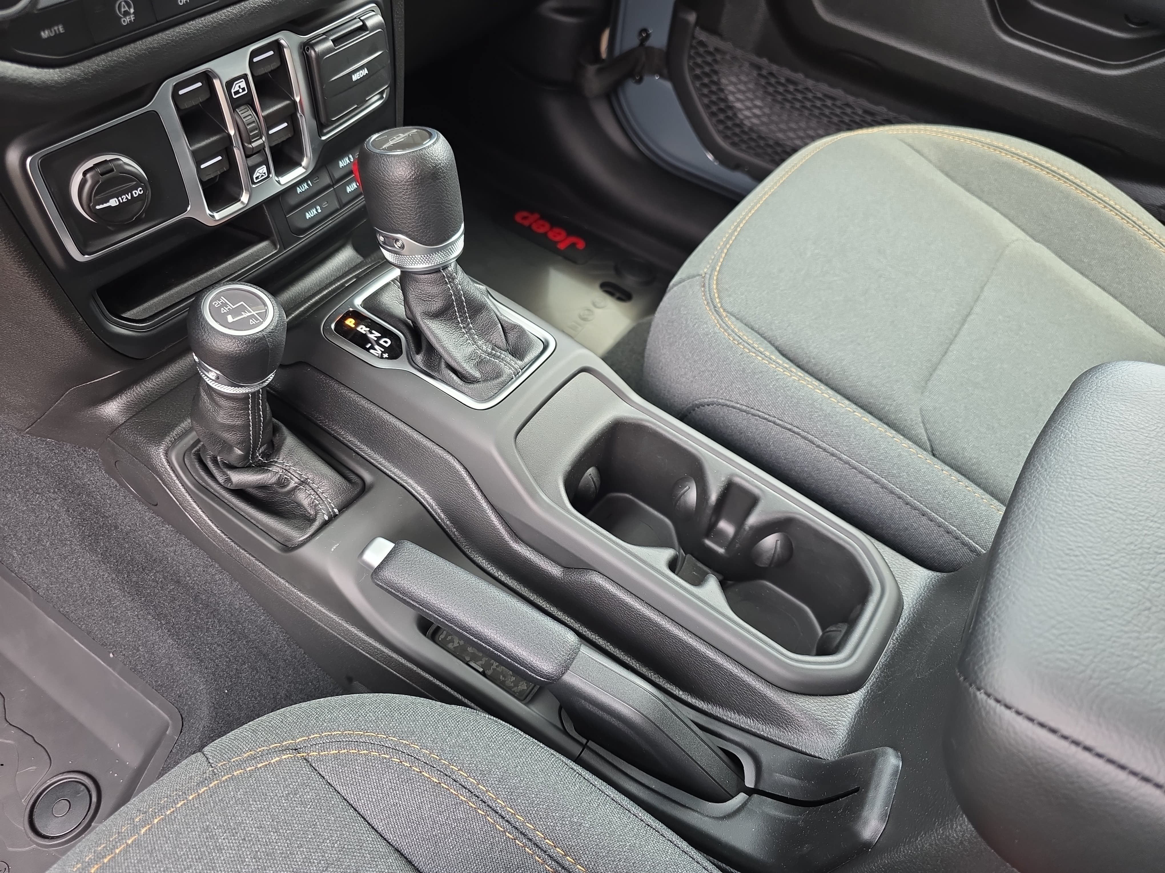 New 2026 Jeep Gladiator Sport AWD/4WD image 22