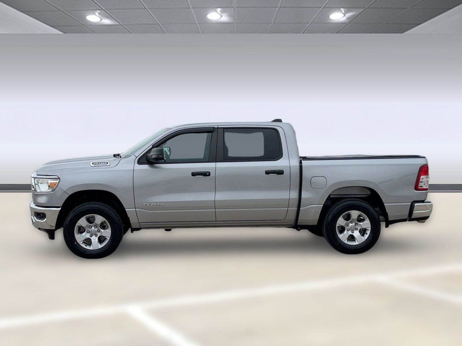Used 2024 RAM 1500 Lone Star image 2