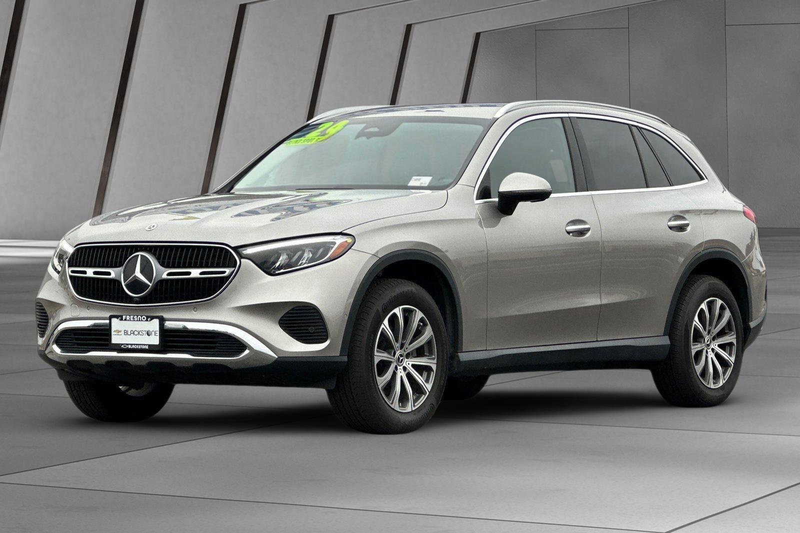 Used 2024 Mercedes-Benz GLC 300 w/ Winter Package image 8