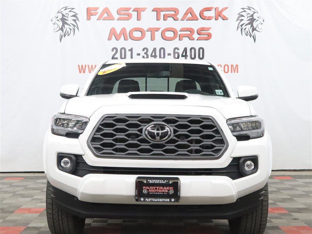 Used 2023 Toyota Tacoma TRD Sport AWD/4WD image 2