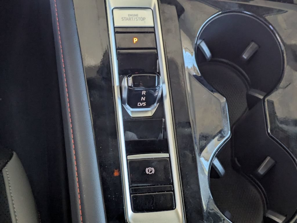 Used 2025 Volkswagen Atlas Peak Edition SE AWD/4WD image 32