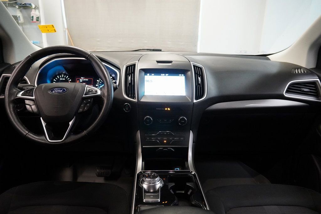Used 2019 Ford Edge SEL image 9