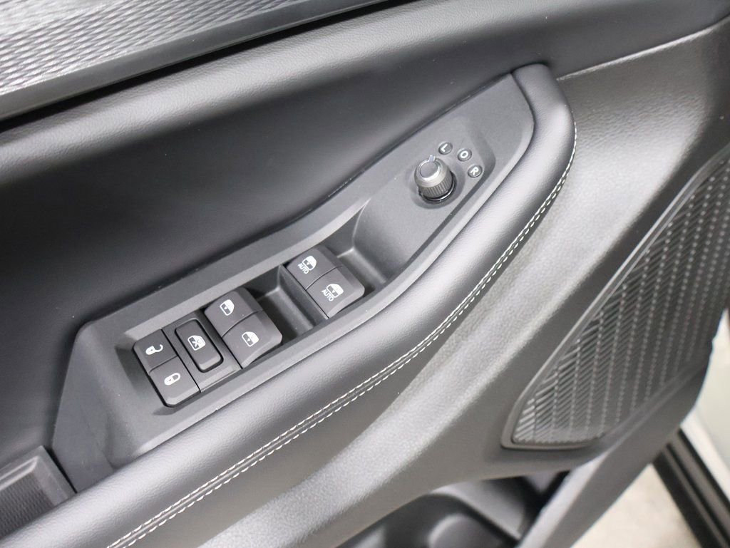 New 2025 Jeep Grand Cherokee Altitude image 11