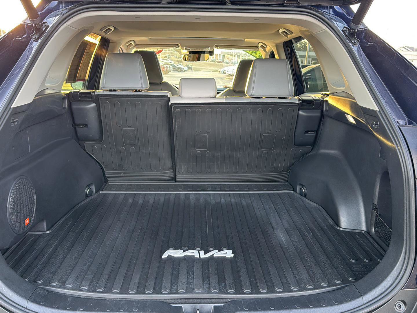 Used 2022 Toyota RAV4 Limited image 30