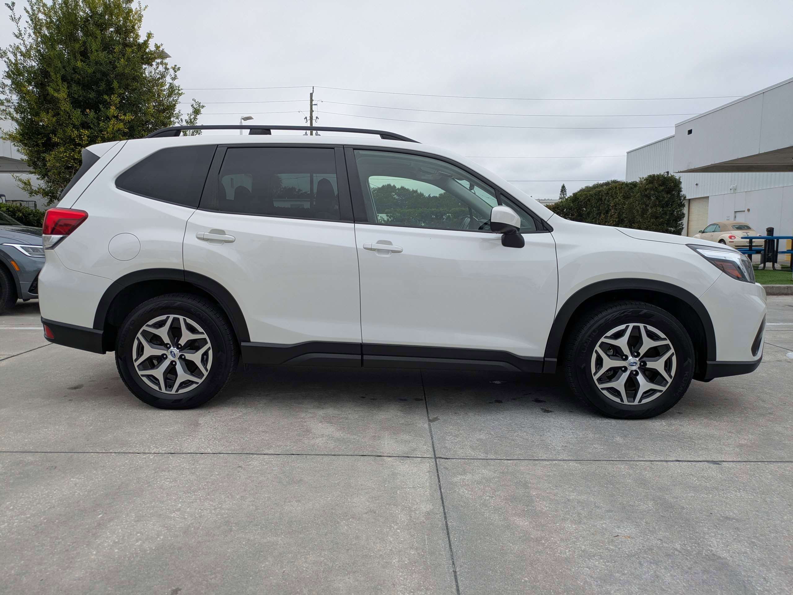 Used 2020 Subaru Forester Premium image 3