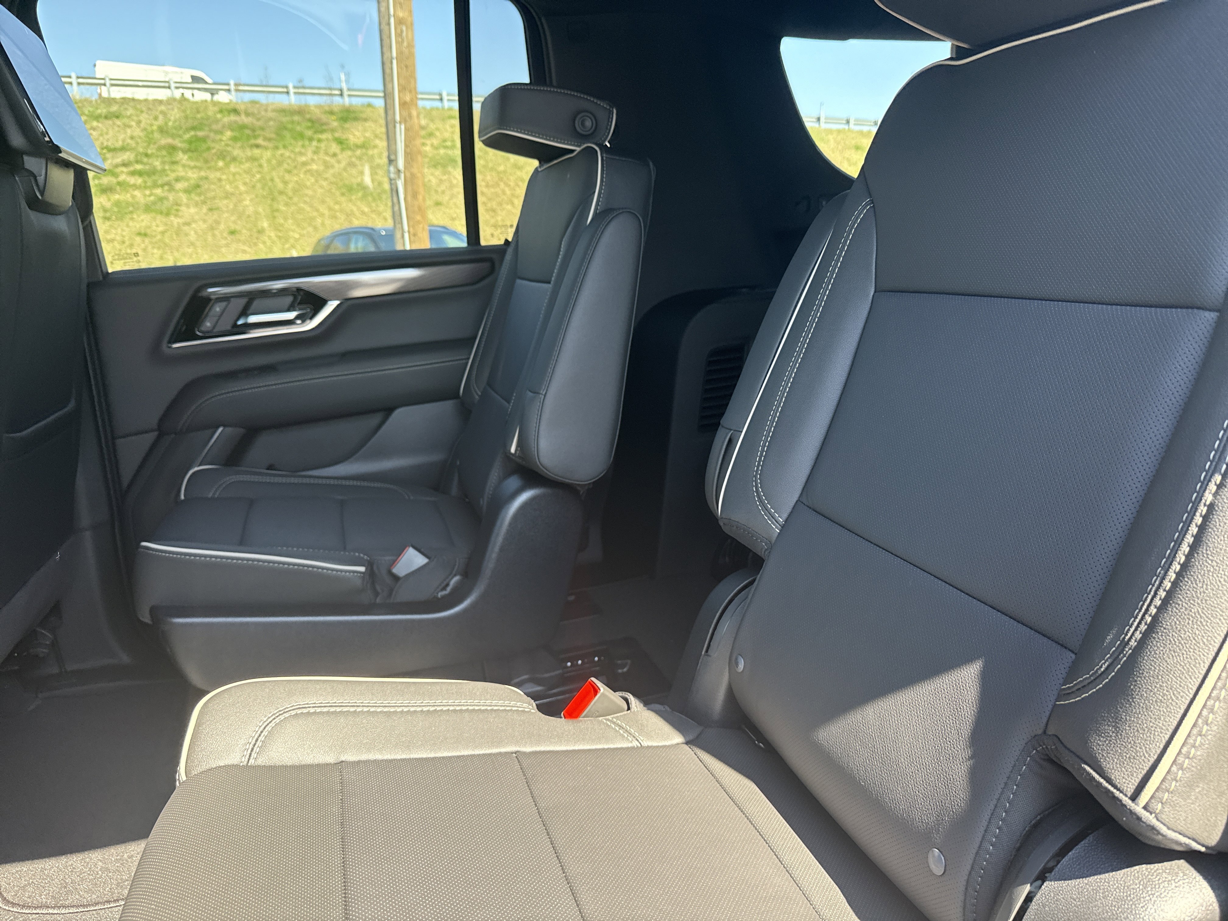 New 2026 GMC Yukon XL Elevation AWD/4WD image 9