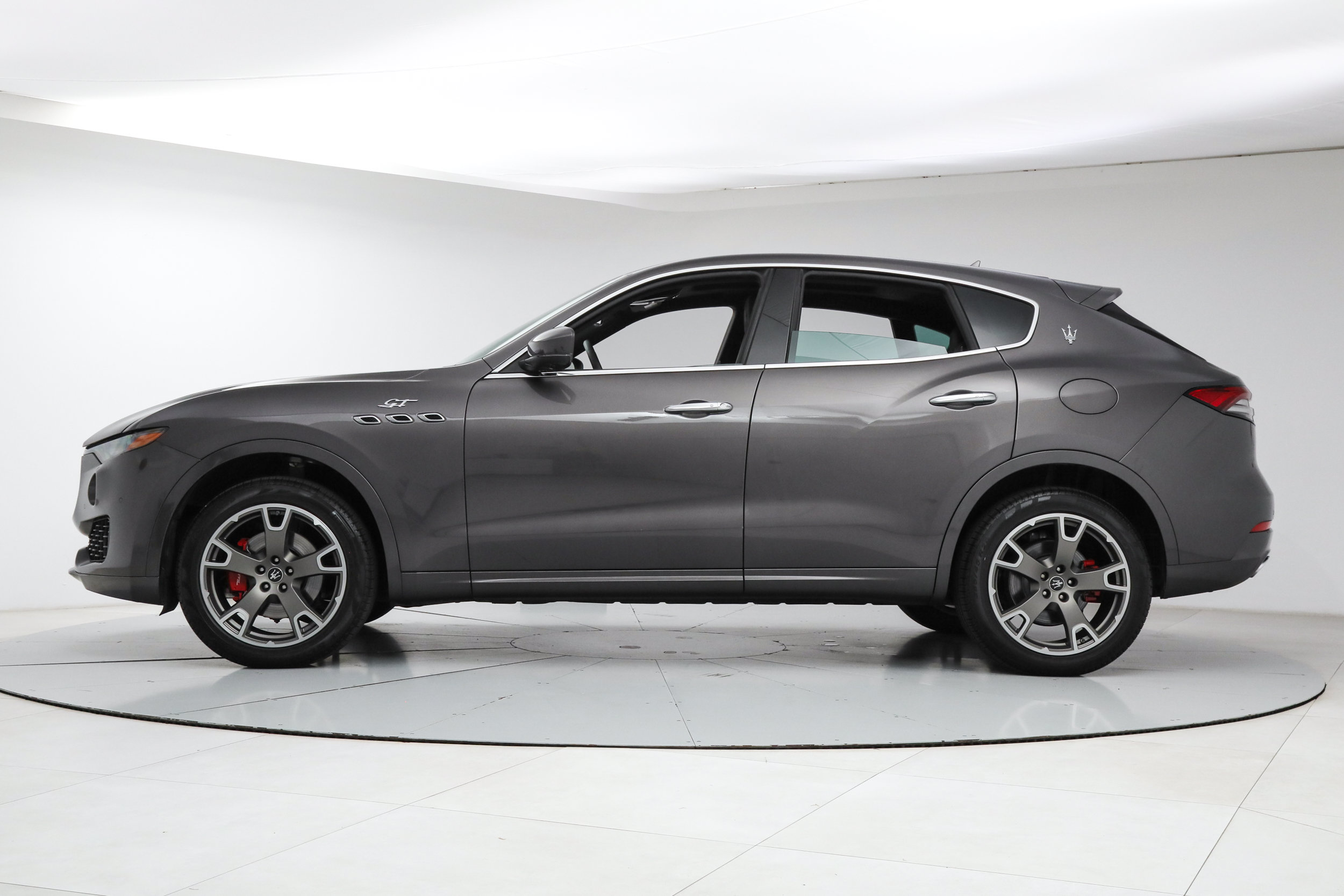 Certified 2023 Maserati Levante GT AWD/4WD image 2