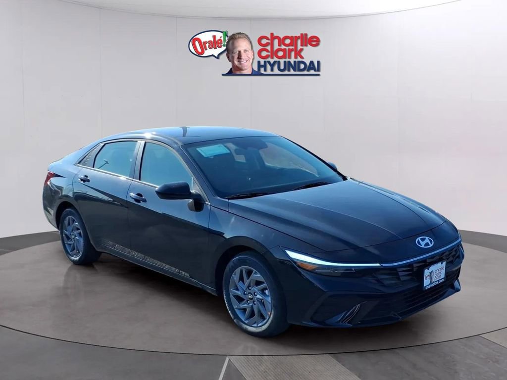 New 2026 Hyundai Elantra Blue image 7