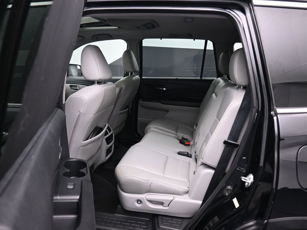 Used 2016 Honda Pilot Touring image 34