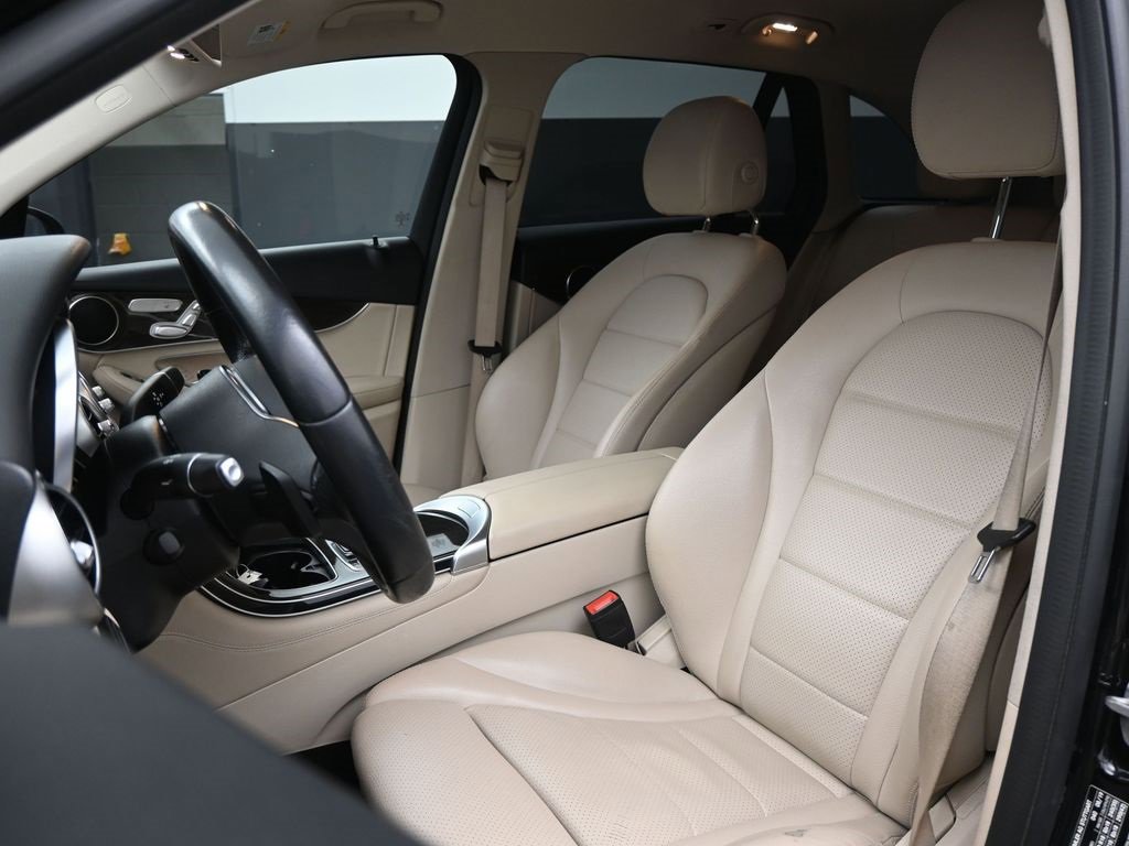 Used 2020 Mercedes-Benz GLC 300 4MATIC image 12