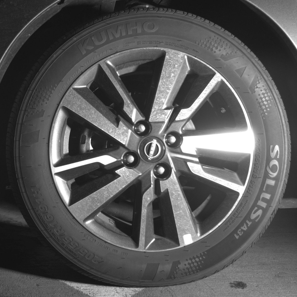 Used 2025 Nissan Versa SV image 12