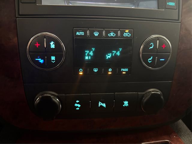 Used 2010 Chevrolet Avalanche LTZ image 31