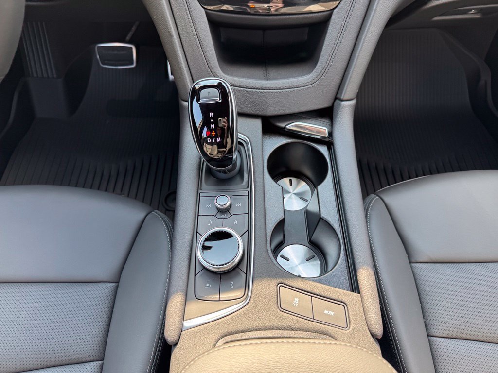 New 2026 Cadillac XT5 Sportv w/ LPO, Floor Liner Package AWD/4WD image 28