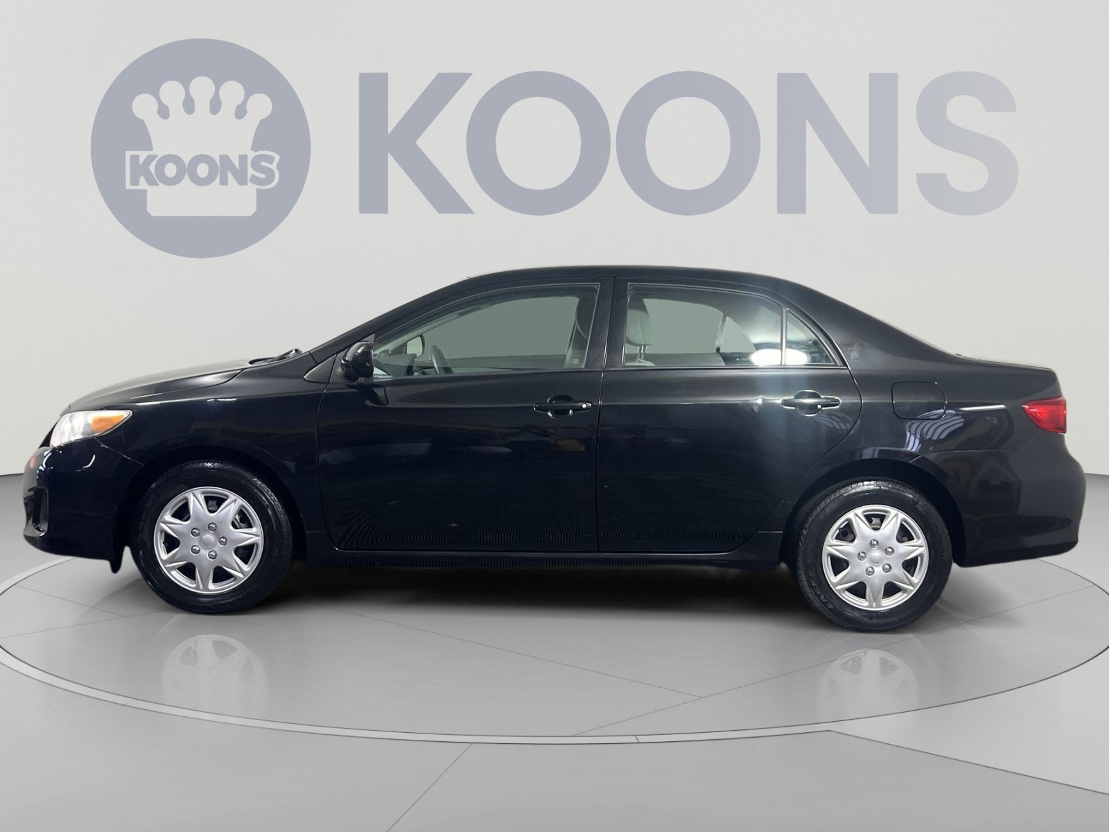 Used 2011 Toyota Corolla LE w/ Preferred Accessory Pkg FWD image 2